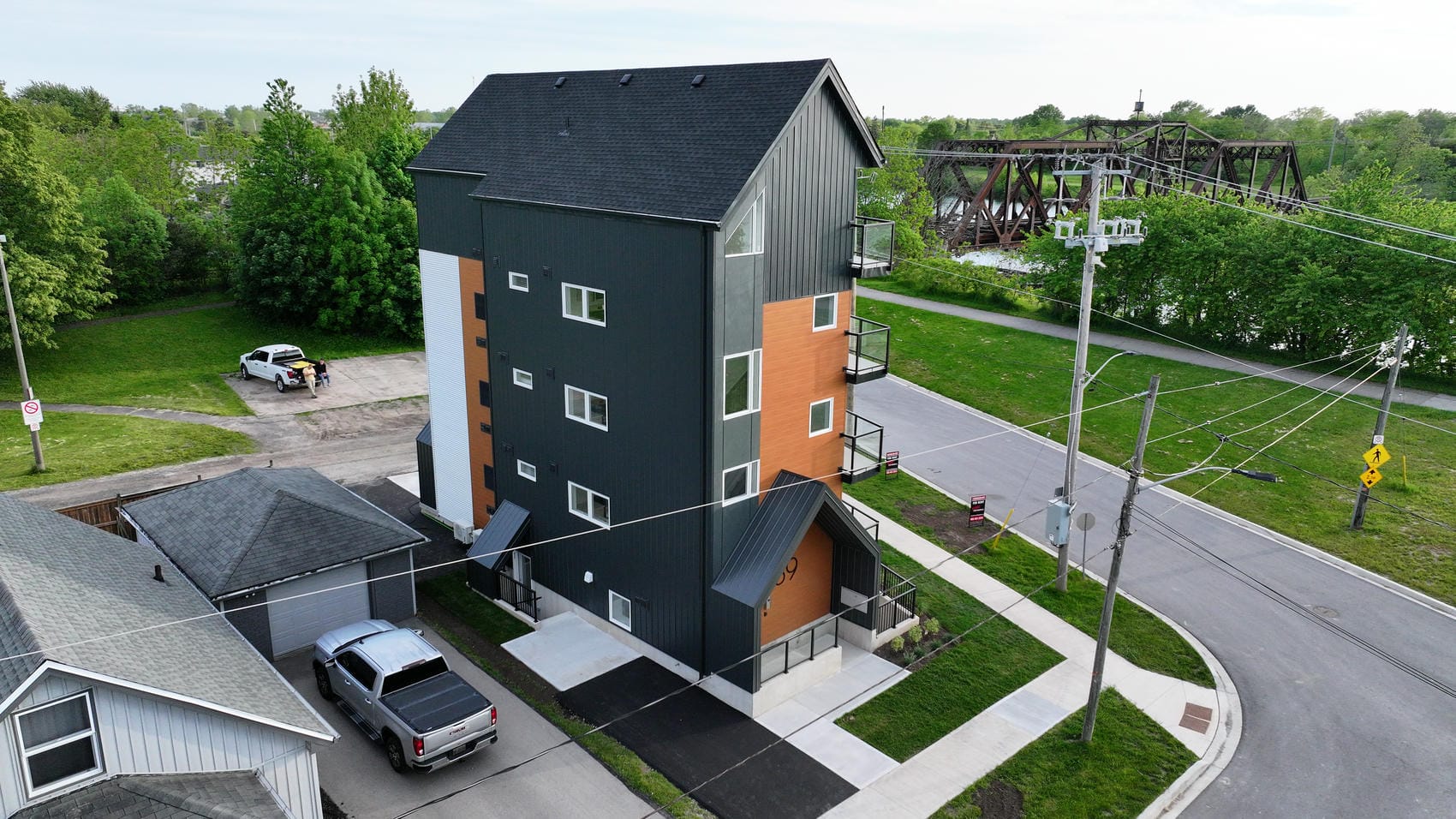 Finished five-storey commercial exterior in Welland with metal and aluminum siding